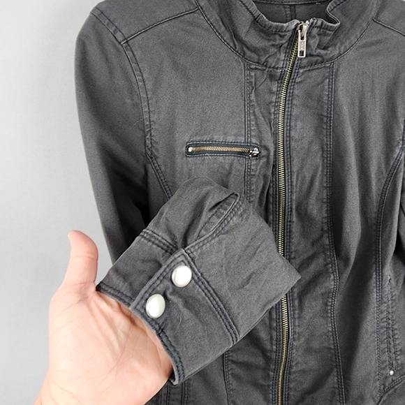 Express Black Utility Moto Jacket with Classic Collar and Fitted Silhouette Sz 6 - Picture 6 of 11